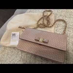 Ferragamo ginny lace bag in light pink
